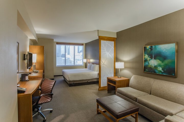 Room 13 of 37