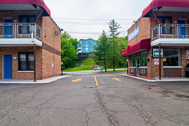 Hotel 7 of 59
