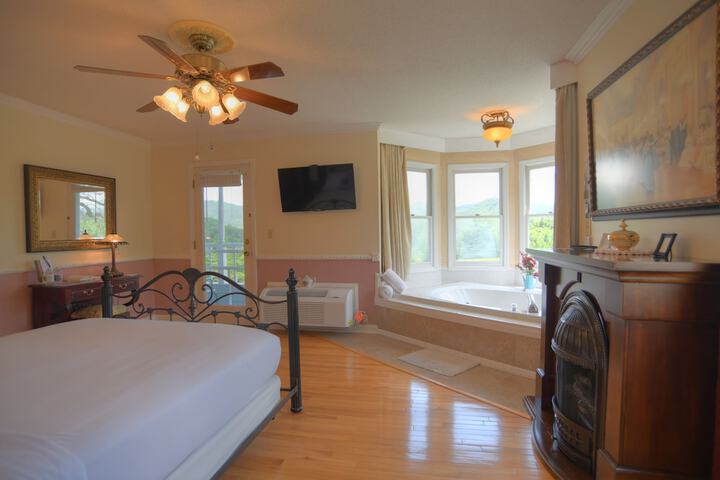 Blue Mountain Mist Country Inn & Spa