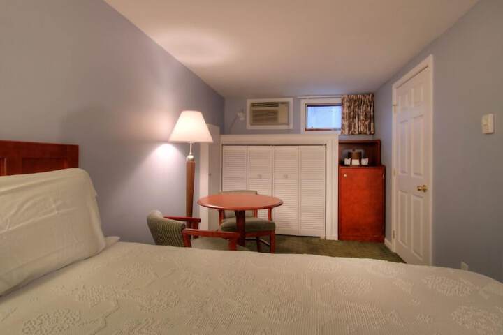 Room 52 of 92