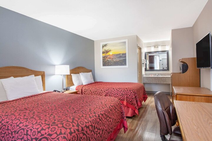 Room 10 of 20