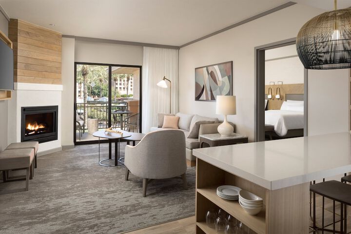 Room 40 of 142