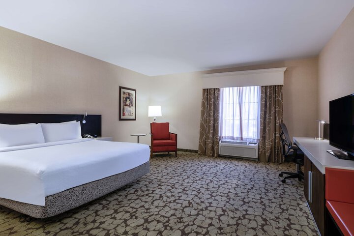 Room 28 of 87