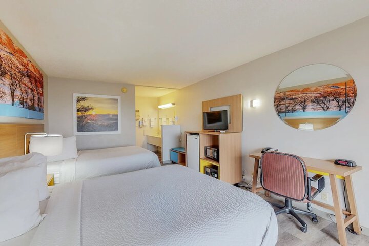Room 10 of 30