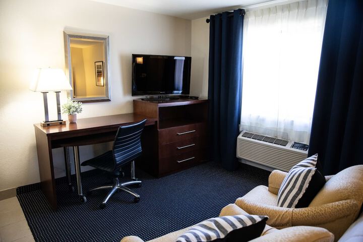 Room 15 of 36