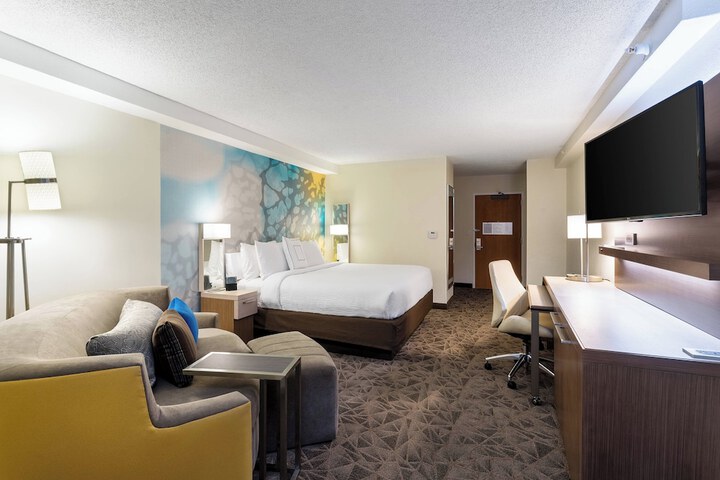 Room 17 of 46