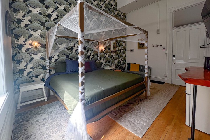 Room 40 of 120