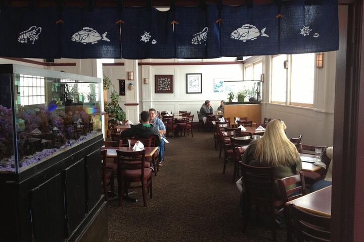 Dining 42 of 51