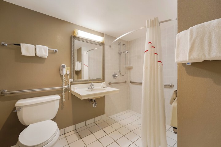 Room 12 of 36