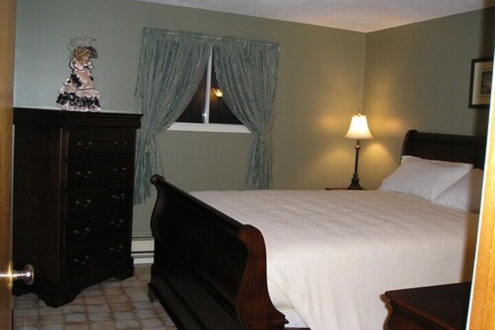 Gullivers Cove Oceanview Cottages