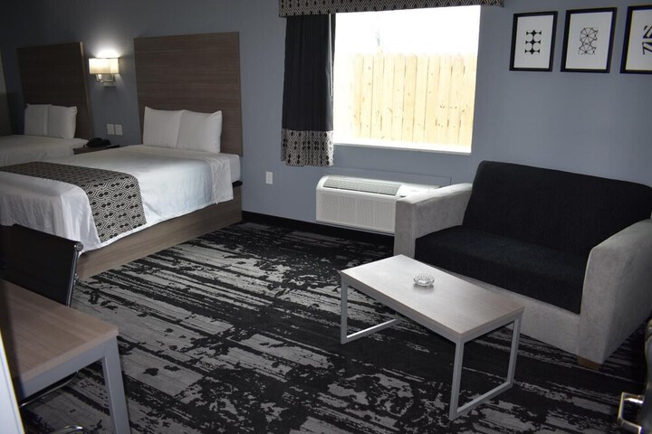 Room 13 of 28