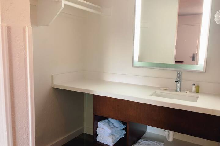 Room 8 of 20