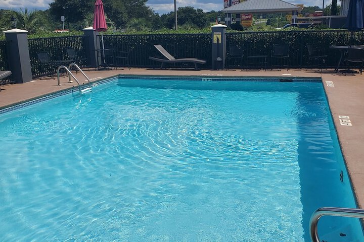 Pool 6 of 37