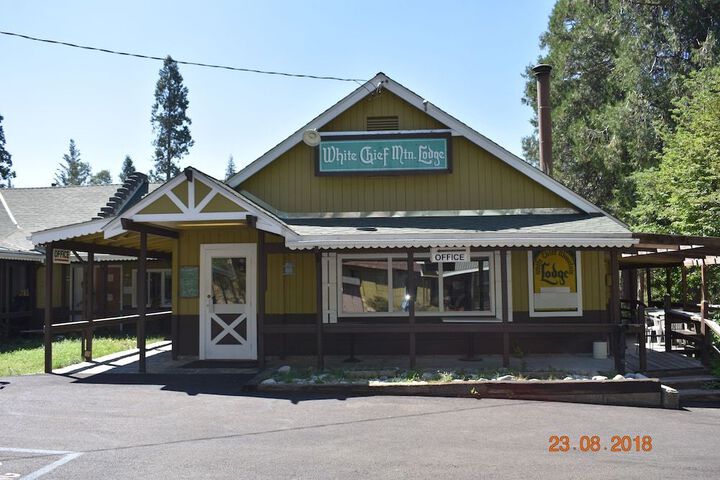 WHITE CHIEF MOUNTAIN LODGE