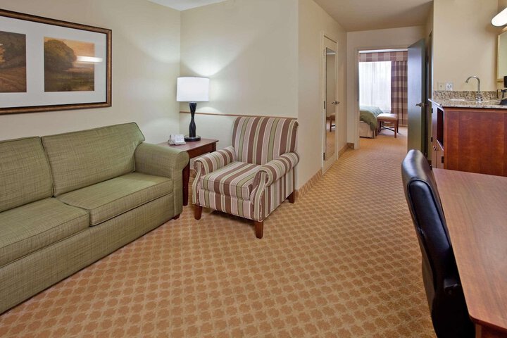 Room 7 of 8