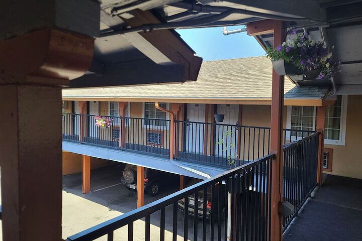 Nights Inn Motel