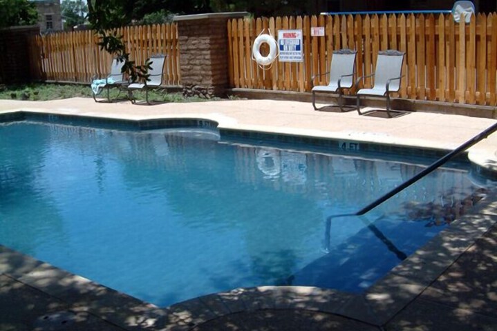 Pool 4 of 80