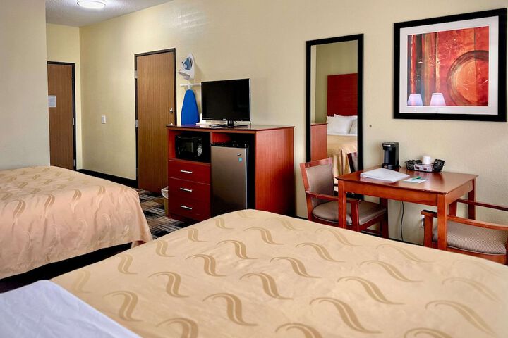 Room 32 of 72