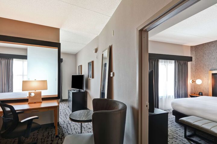 Room 10 of 30