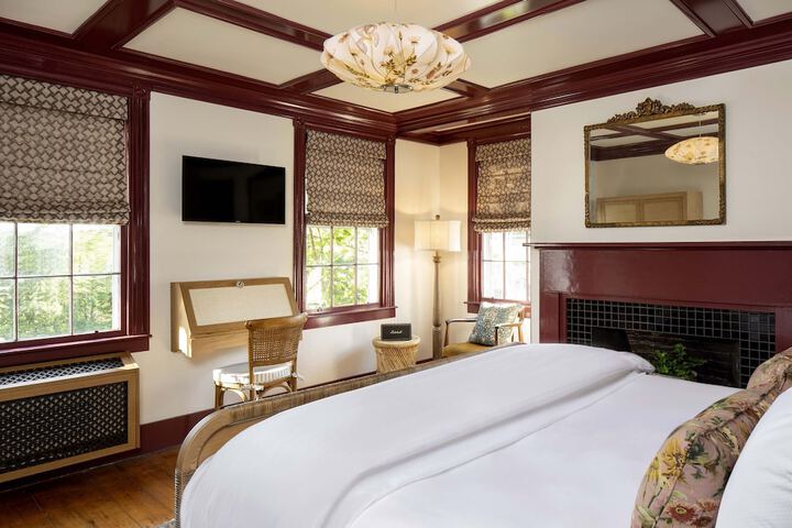 Room 40 of 46