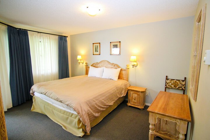 Room 11 of 39