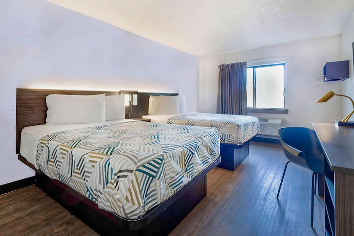 Room 15 of 36
