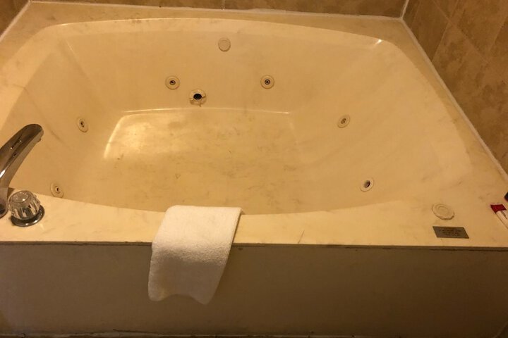 Room 15 of 34