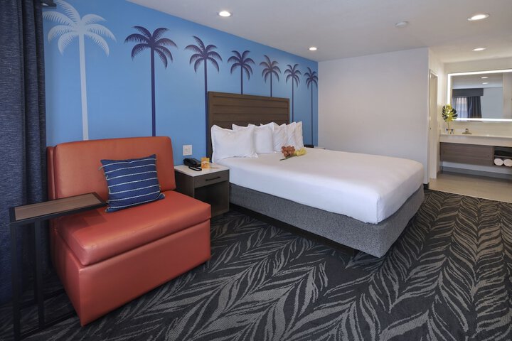 Room 15 of 25