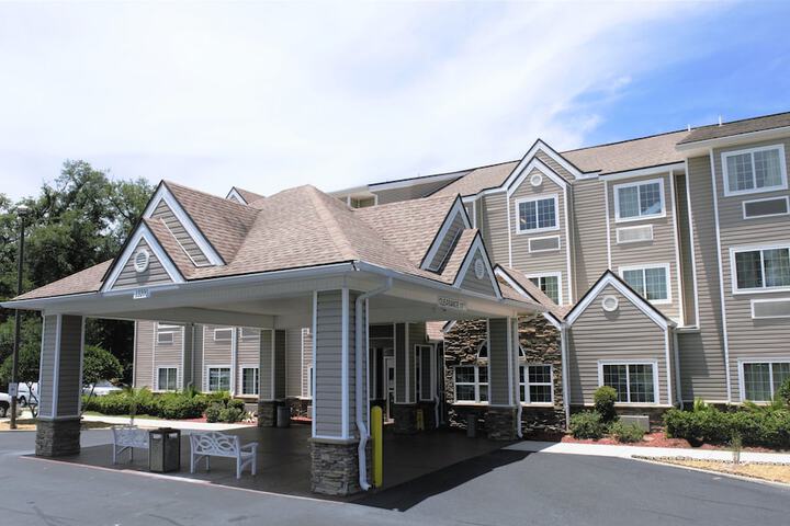Microtel Inn & Suites by Wyndham Jacksonville Airport