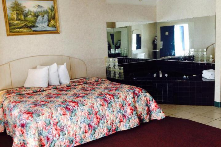 Red Carpet Inn and Suites - Hammonton West / Winslow Township