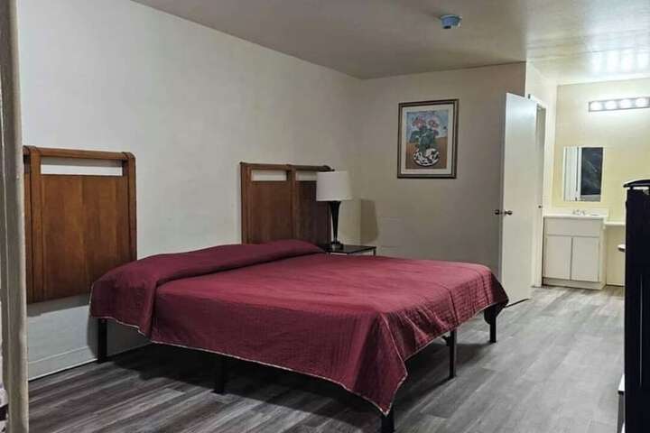 Room 8 of 8