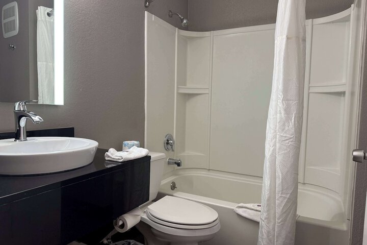Room 21 of 33