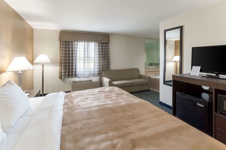 Room 8 of 38