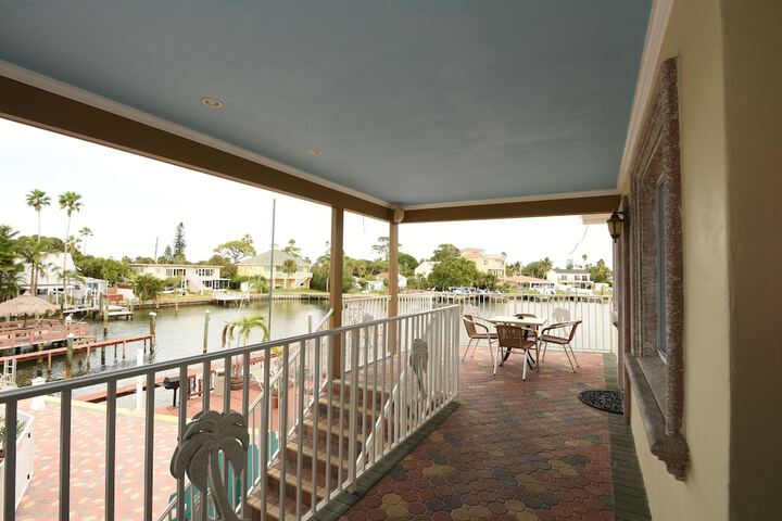 Bay Palms Waterfront Resort - Hotel and Marina