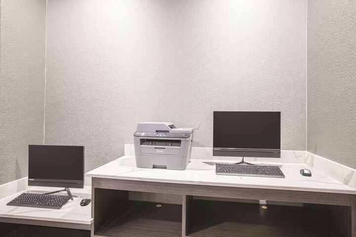 Business Center 33 of 33