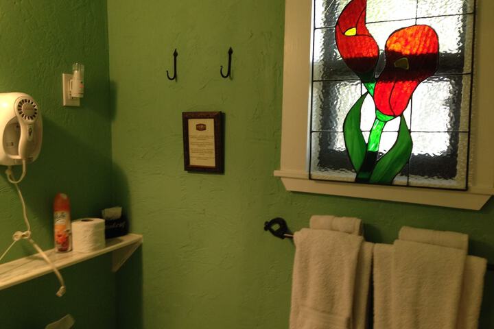 Room 16 of 80