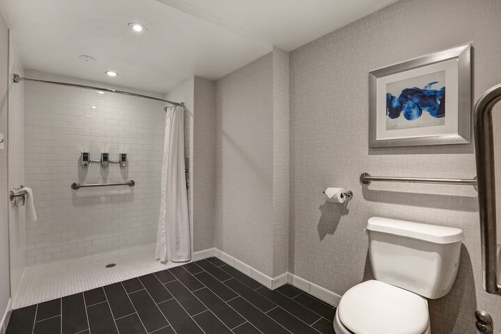 Room 10 of 51