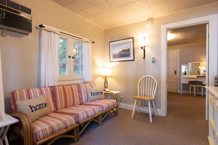 Room 106 of 192