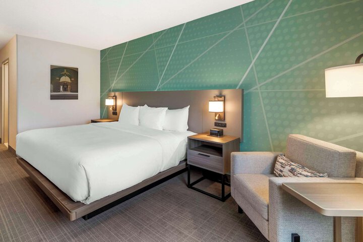 Room 14 of 29