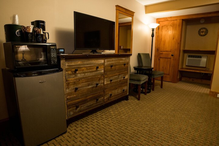 Room 173 of 191