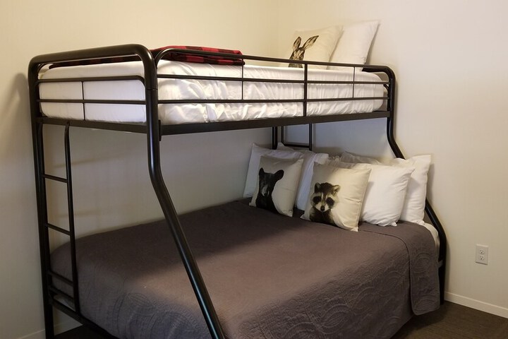 Room 65 of 235
