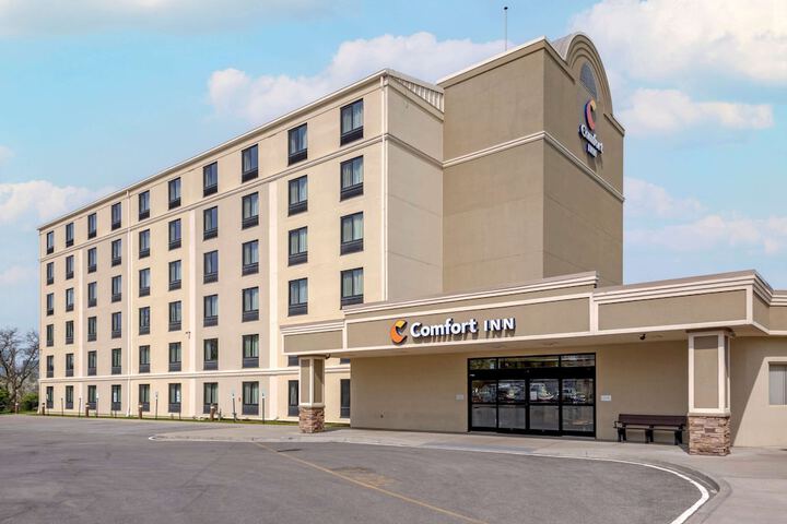 Hotel 5 of 80