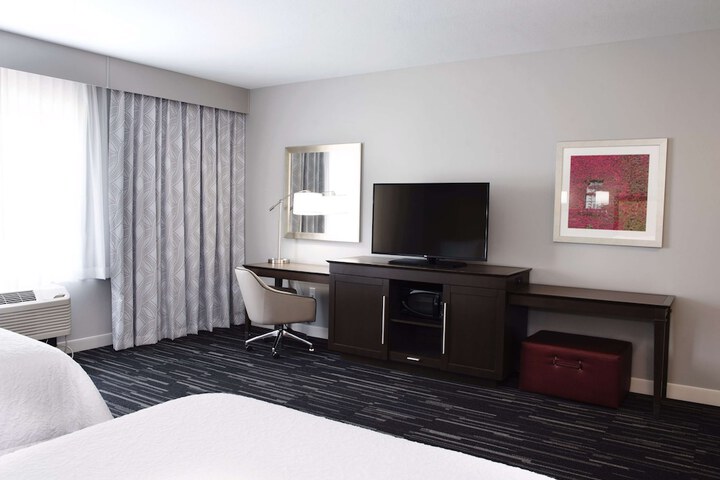 Hampton Inn & Suites Des Moines / Urbandale