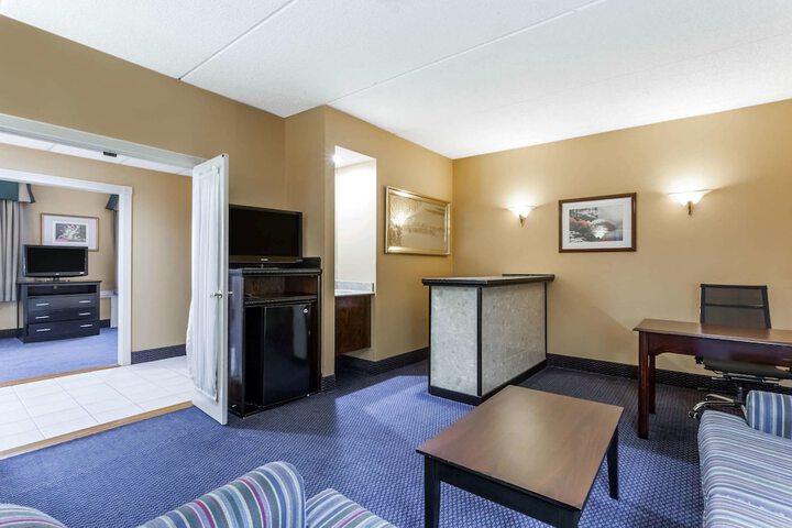 Room 17 of 26