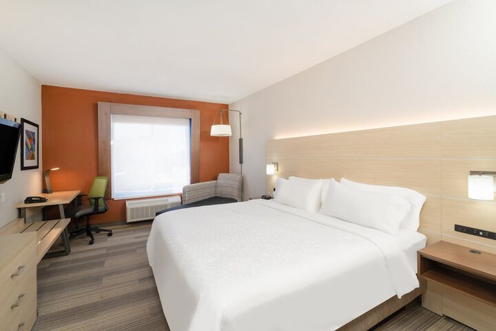 Holiday Inn Express Hotel & Suites Magee by IHG