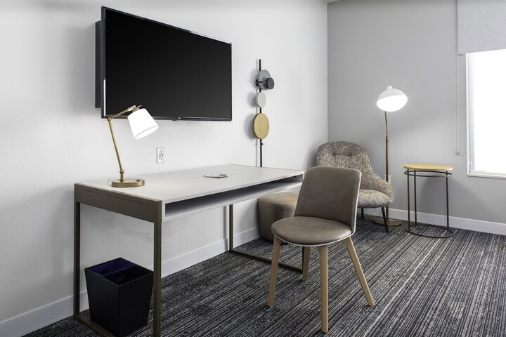 Room 11 of 19