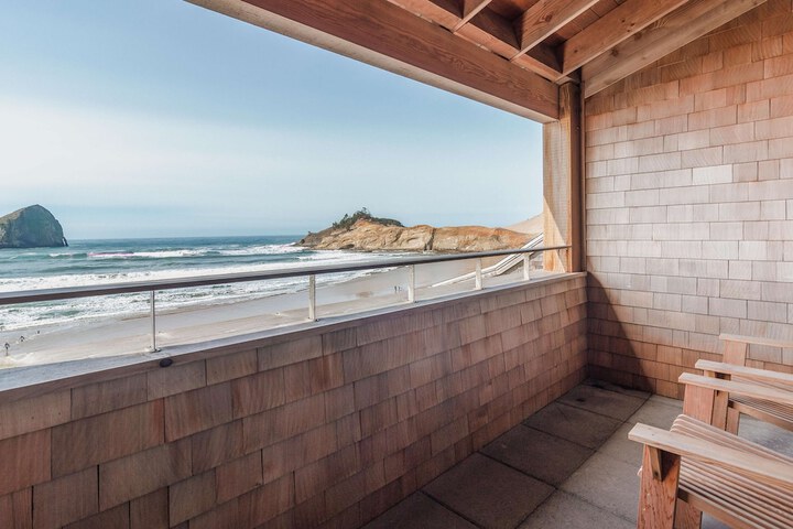 Headlands Coastal Lodge & Spa
