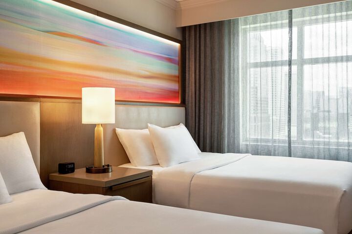 Room 25 of 108