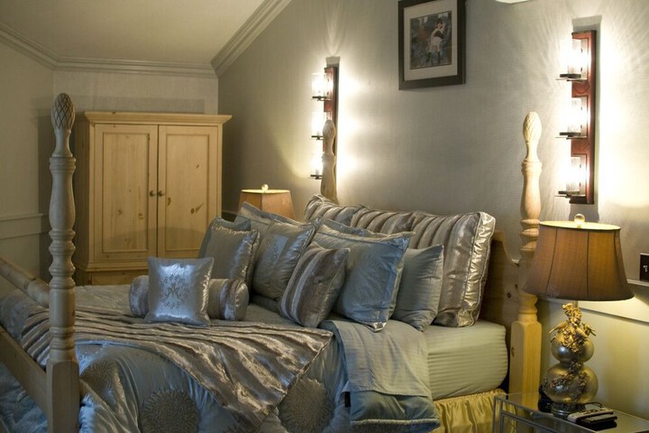 Room 43 of 79