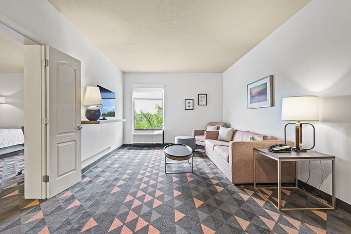 Room 22 of 65